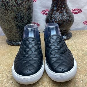 G by Guess Black Quilted Slip-On Flats